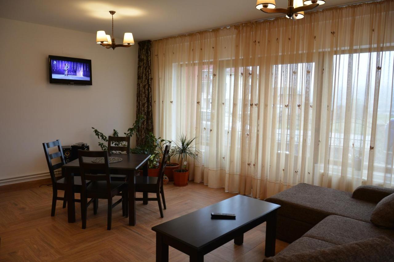 Hotel Casa Leu Curtea de Argeş Esterno foto