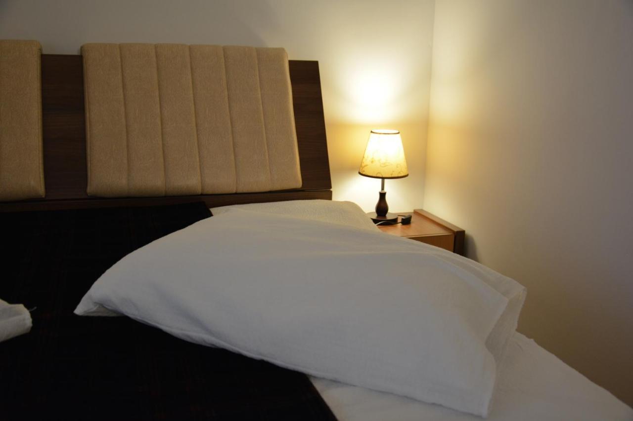 Hotel Casa Leu Curtea de Argeş Esterno foto