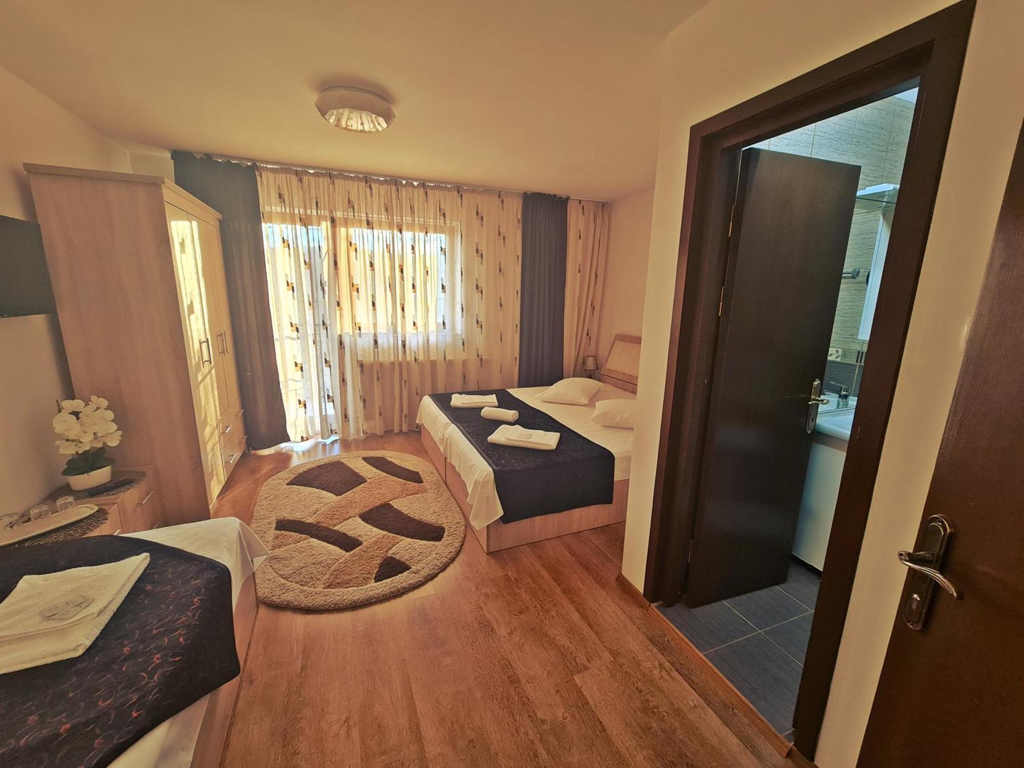 Hotel Casa Leu Curtea de Argeş Esterno foto