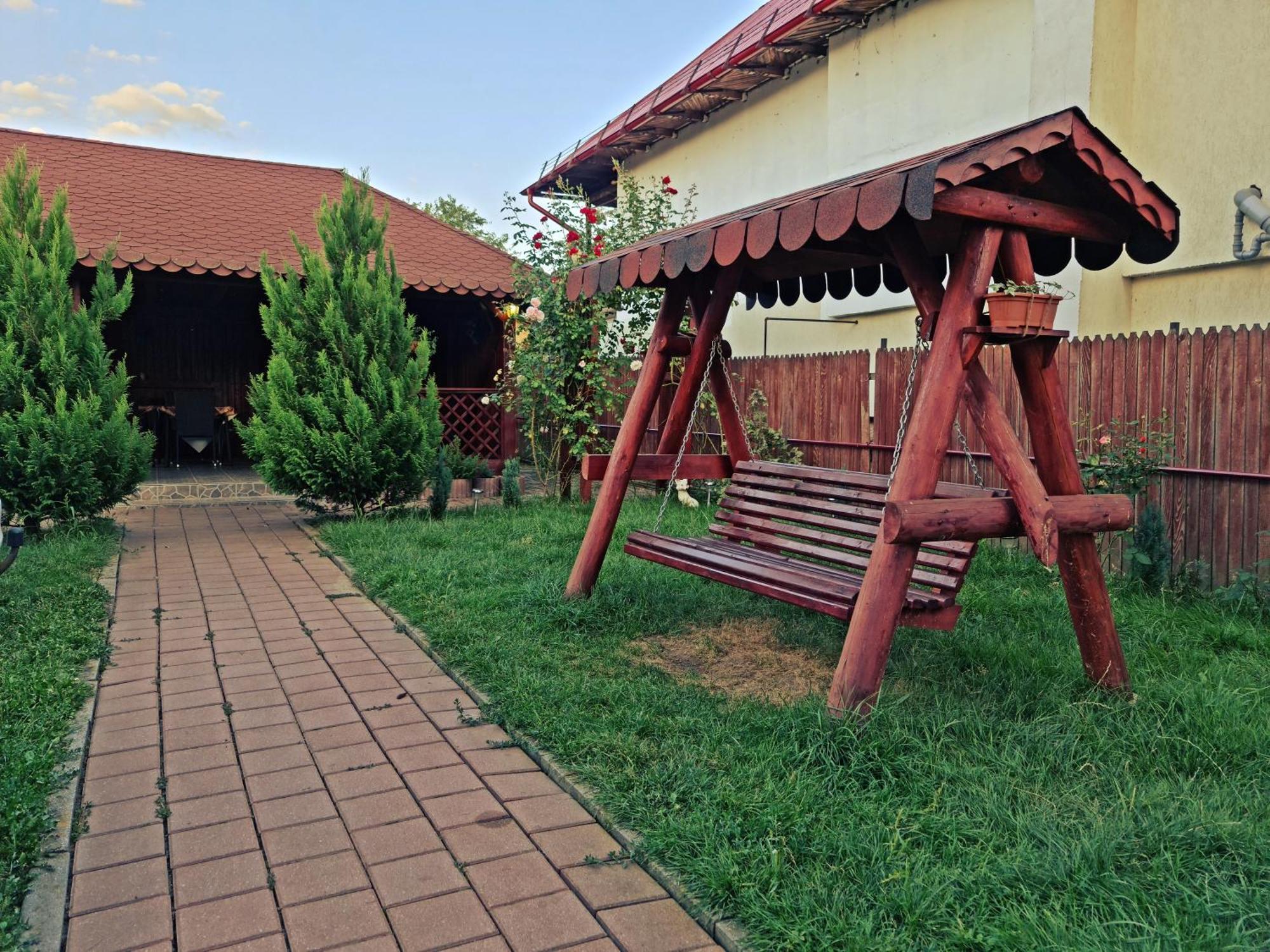 Hotel Casa Leu Curtea de Argeş Esterno foto